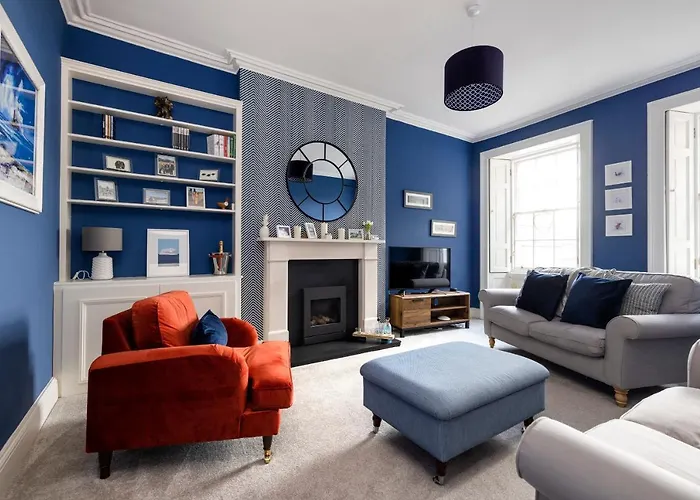Elegant 2-Bedroom Apartment In Edinburgh City Centre