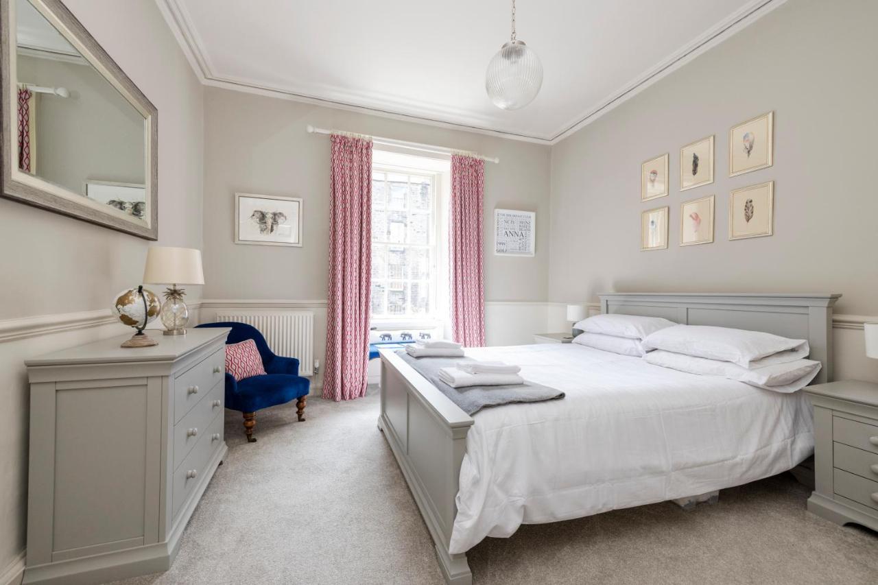 Elegant 2-bedroom In Centre *