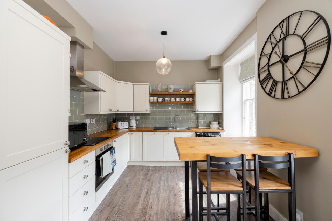 Elegant 2-bedroom In Centre Apartment