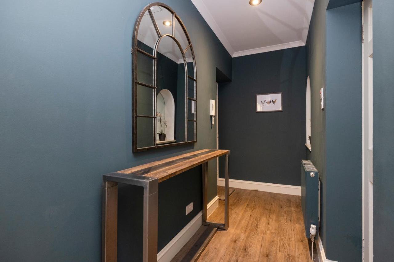 Apartment Elegant 2-bedroom In Centre