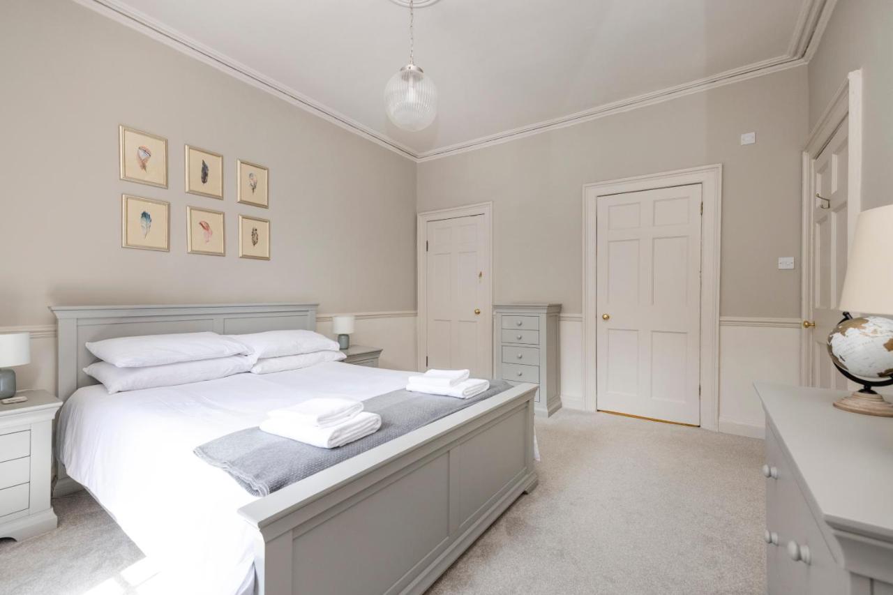 Elegant 2-bedroom In Centre Edinburgh