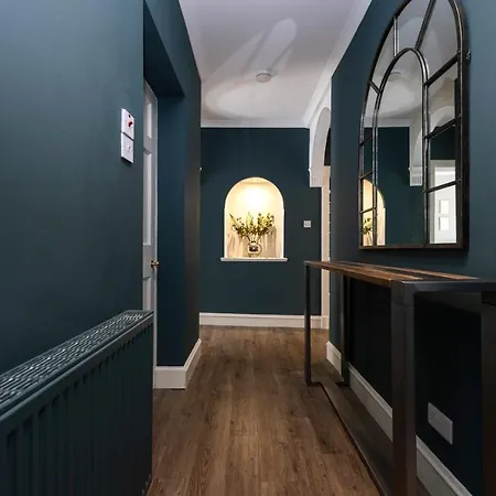 Elegant 2-Bedroom Apartment In Edinburgh City Centre Exterior photo